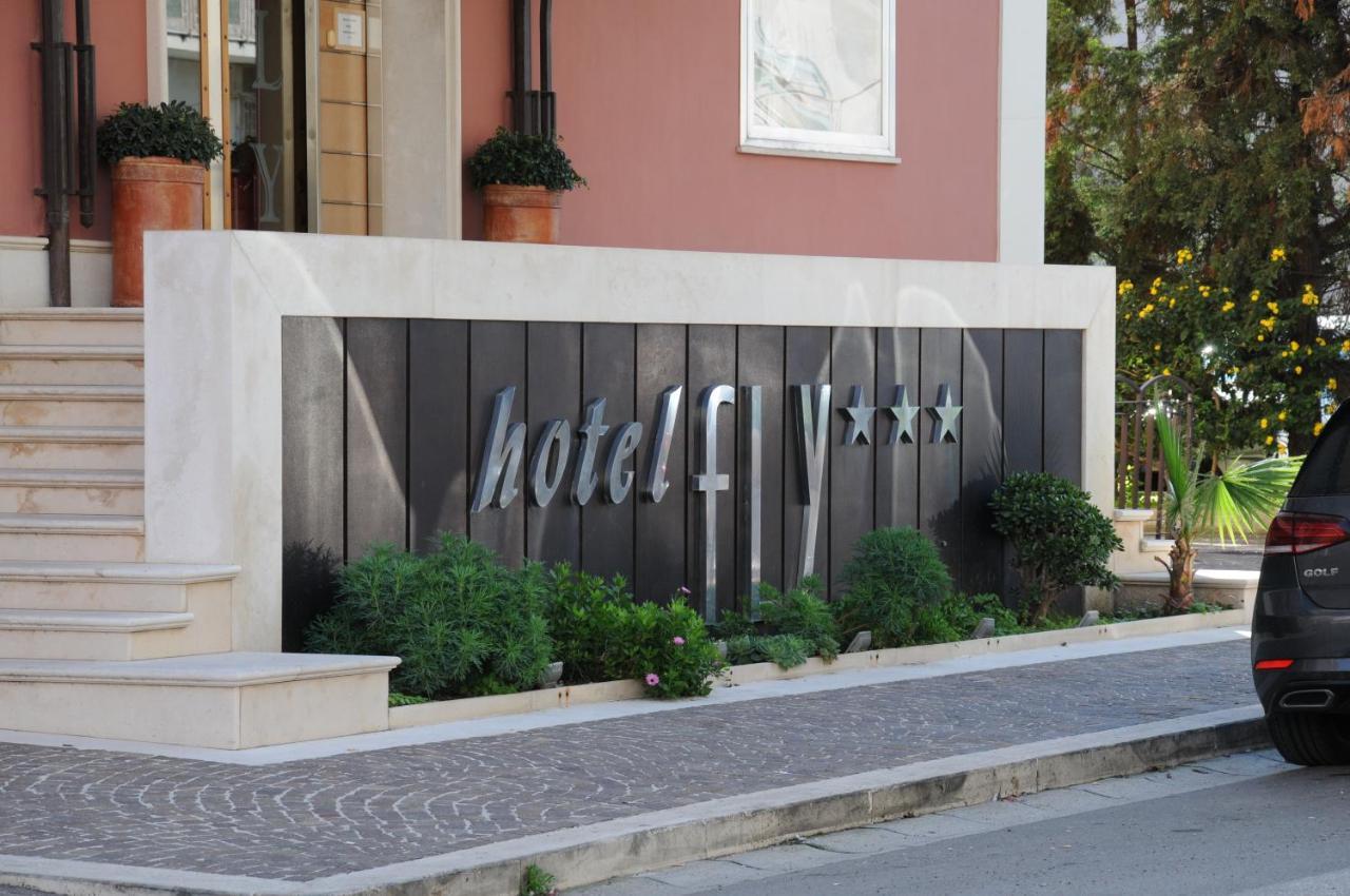 Hotel Fly カゾーリア エクステリア 写真